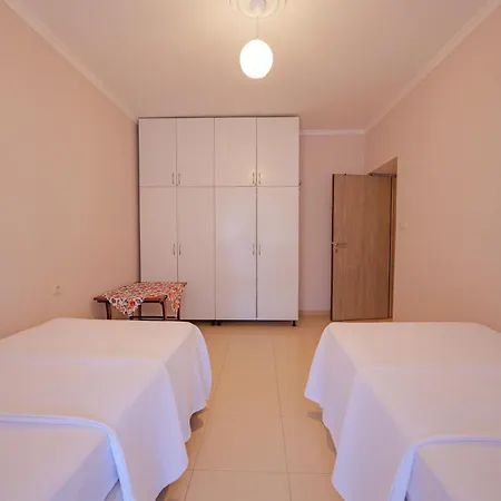 Ariana Apartment *