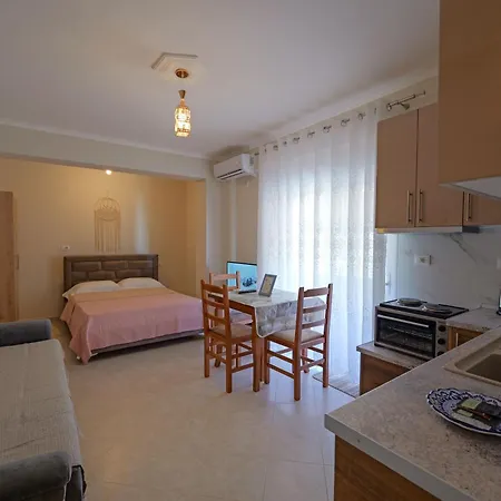 Ariana * Sarande